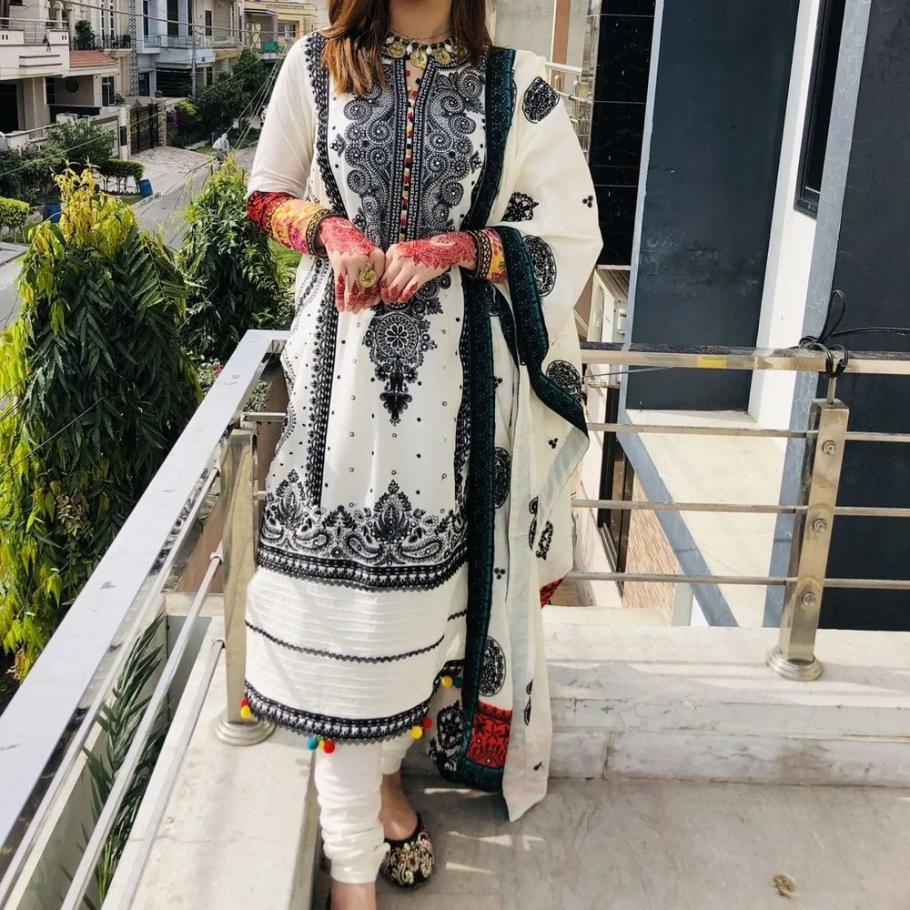 Elan White and Black Ethnic Dress - Picture 3 of 4